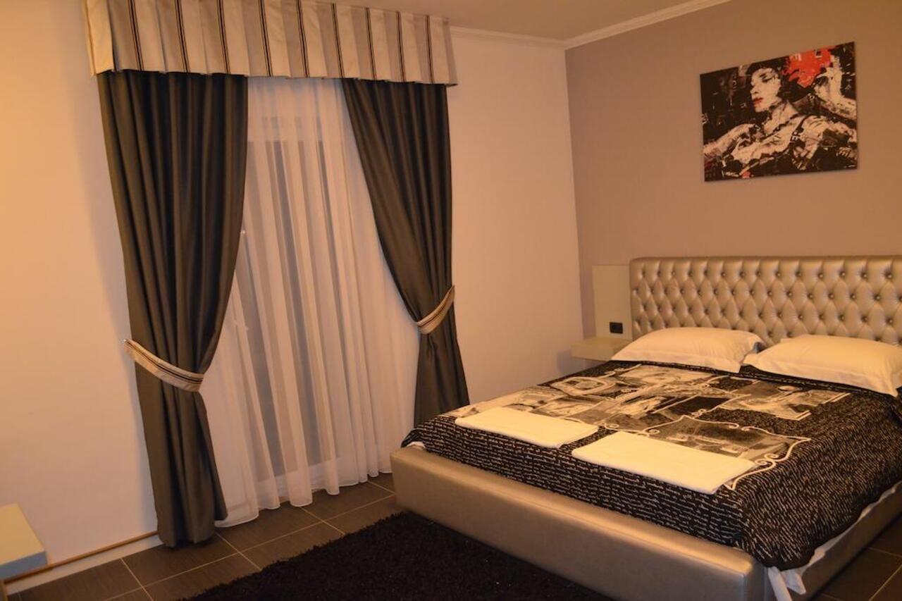 Hotel Mustang Vasqarr Exteriör bild