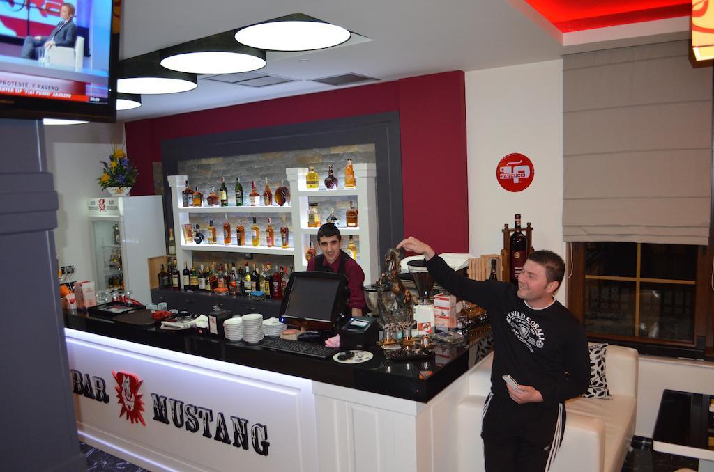 Hotel Mustang Vasqarr Exteriör bild