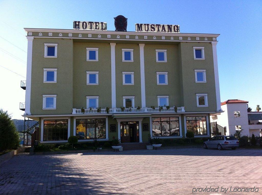 Hotel Mustang Vasqarr Exteriör bild