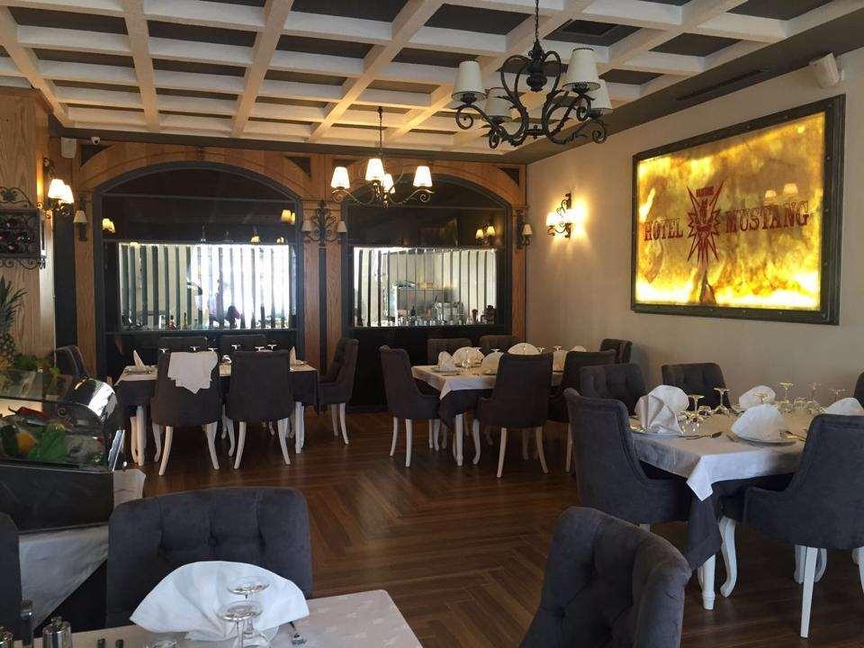 Hotel Mustang Vasqarr Restaurang bild